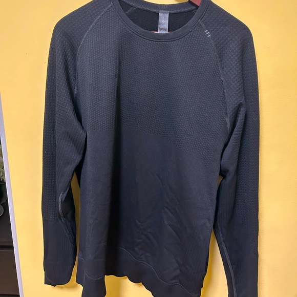 Men’s lululemon engineered warmth sweater size large in black - Picture 1 of 1